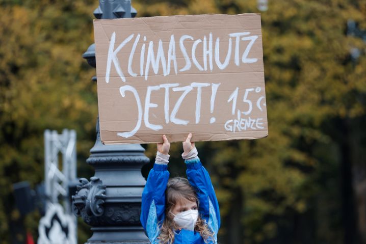 Die Proteste für eine bessere Klimapolitik sind von jungen Leuten geprägt. Die Entscheidungen über die Klimapolitik treffen andere.