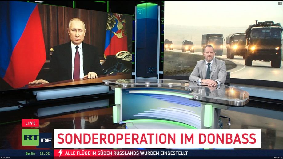 RT-DE-Moderator Stefan Pollak live auf Sendung: Im Schatten Putins