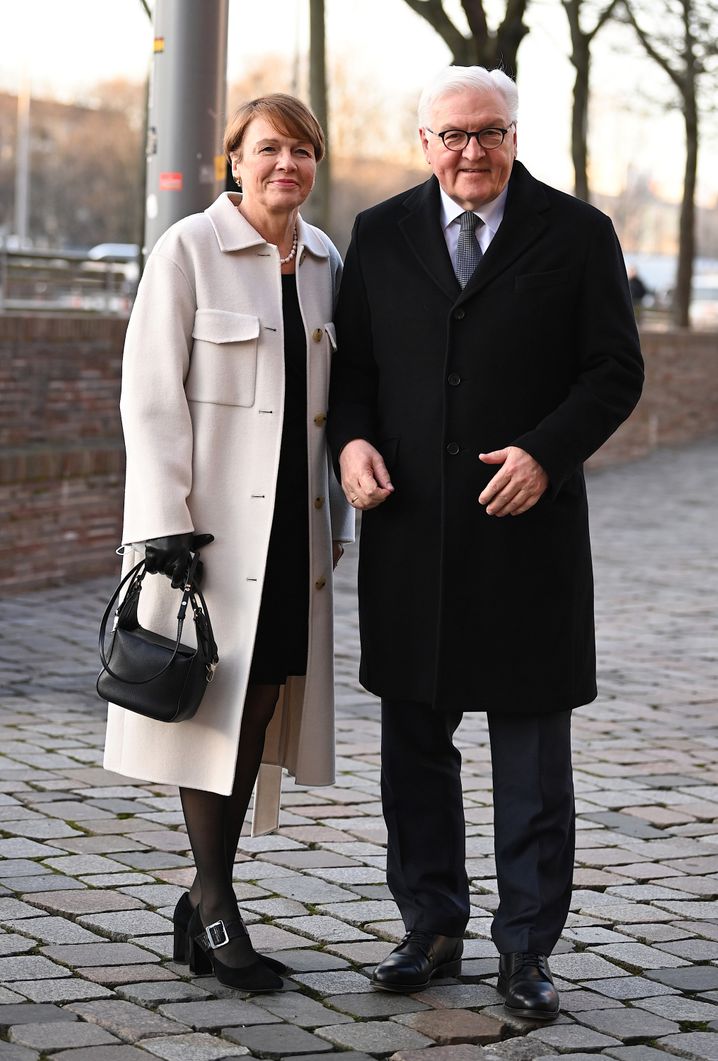 Bundespräsident Steinmeier, Ehefrau Büdenbender am Sonntag in Berlin