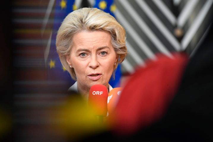 EU-Kommissionspräsidentin Ursula von der Leyen: Risse in der Einigkeit