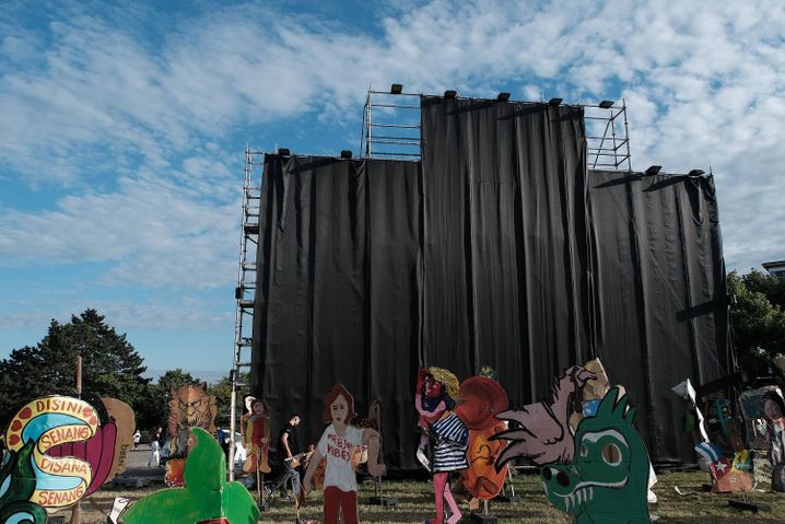 Abgehängtes Plakat bei der diesjährigen Documenta