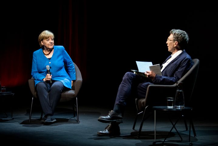 Angela Merkel im Gespräch mit Alexander Osang