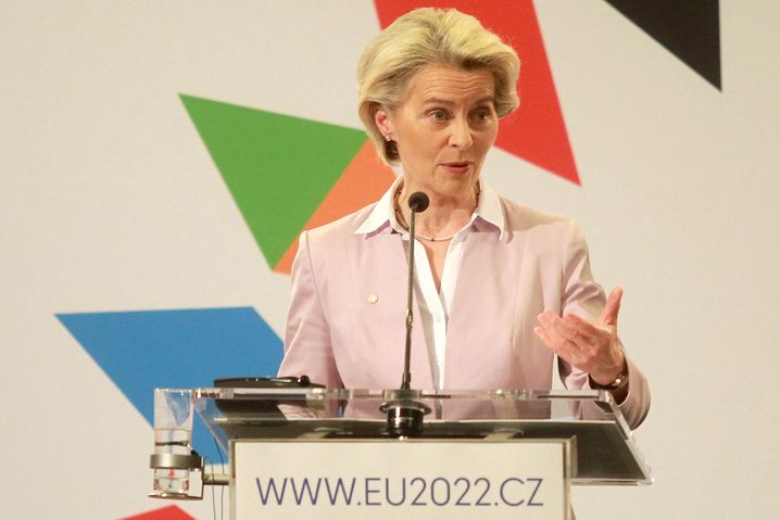 EU-Kommissionspräsidentin von der Leyen: »Aus der Asche auferstehen lassen«