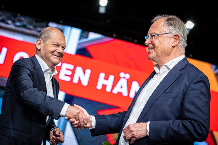 Olaf Scholz (l.) und Stephan Weil