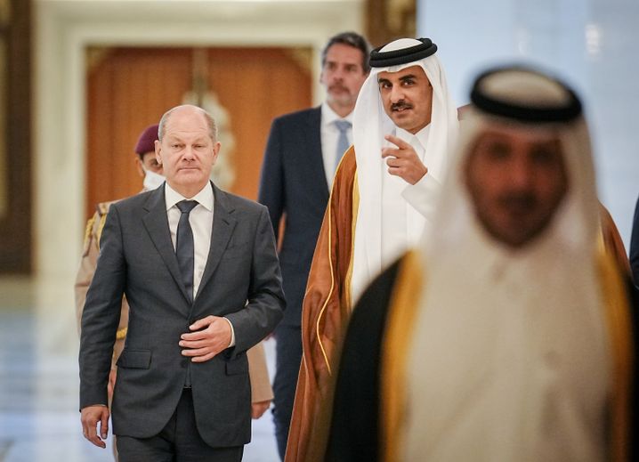 Kanzler Olaf Scholz in Katar: Gespräche über Energielieferungen