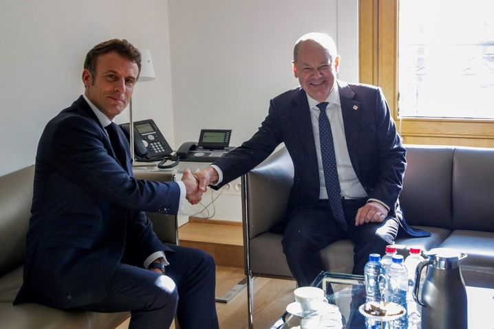 Macron und Scholz beim Gipfel in Brüssel